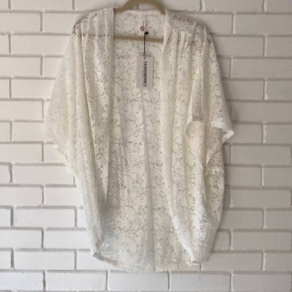 💄Paisley Lace Kimono Shrug🎉L last one🎉 - Picture 3 of 3